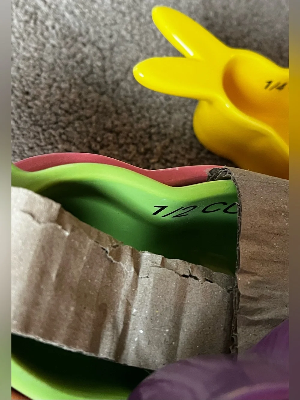 NWT Secret Garden Easter Peep Themed Measuring Cups